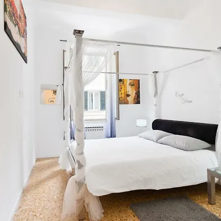 Guesthost - Carpe Diem Arno *