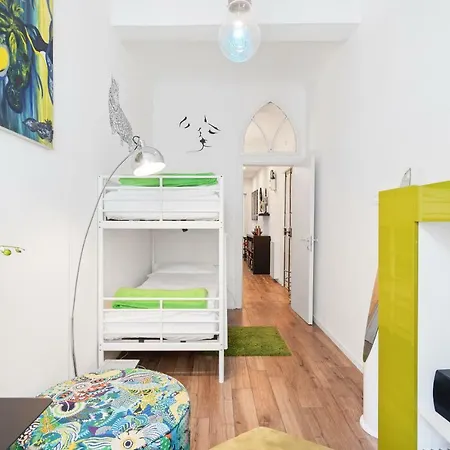 Guesthost - Carpe Diem Arno *